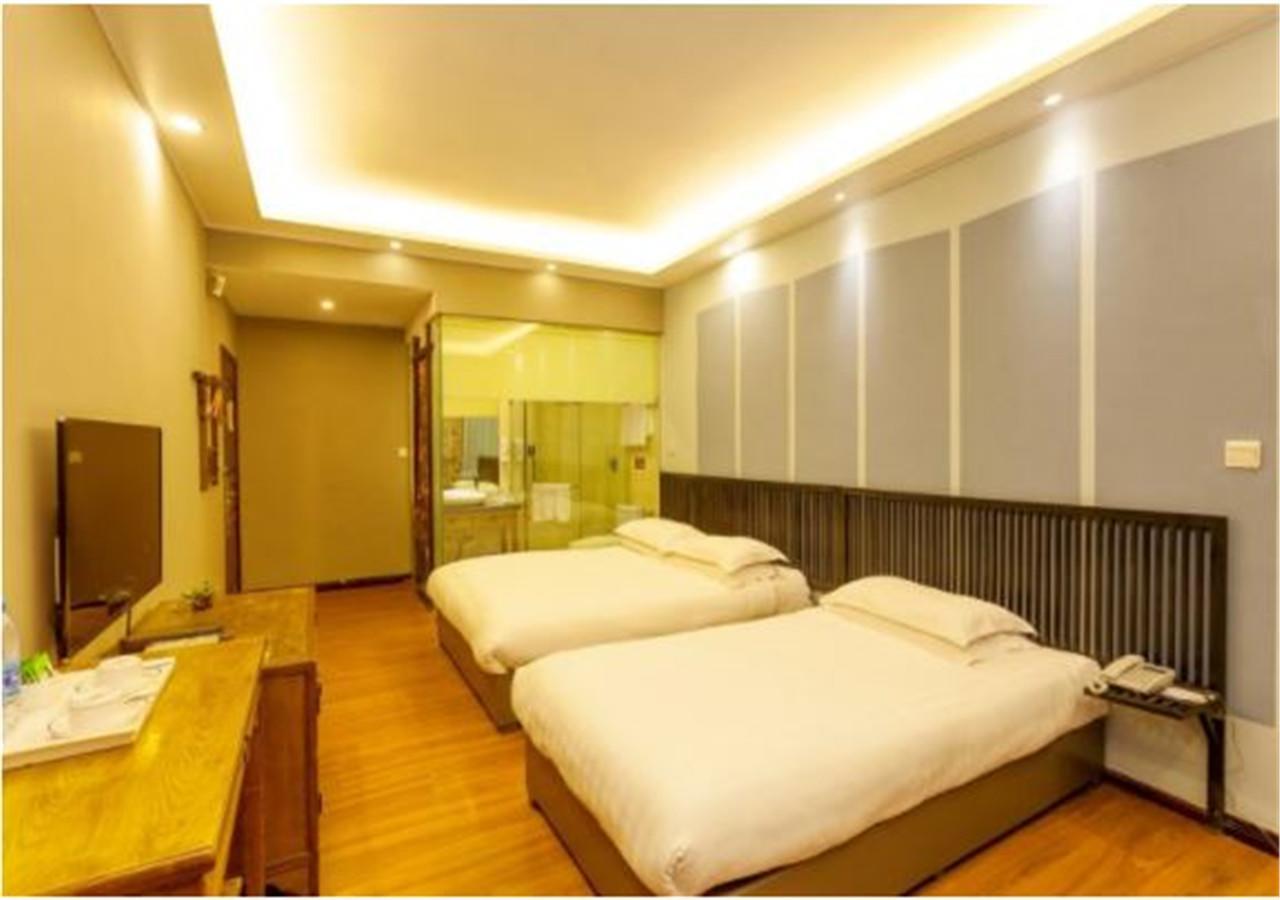 Flower Hotel Chengdu Exterior photo