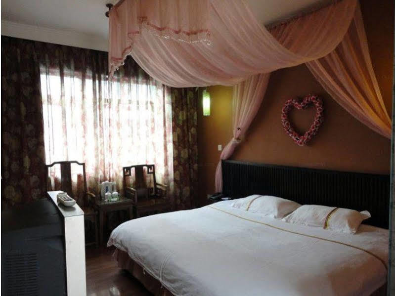 Flower Hotel Chengdu Exterior photo